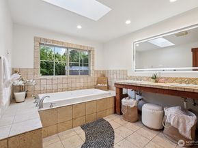 3018 Ilwaco Avenue NE, Renton WA 98059