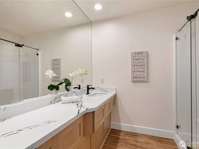 11828 NE 41st Lane, Kirkland WA 98033