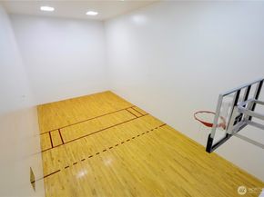 11828 NE 41st Lane, Kirkland WA 98033