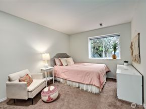 9418 NE Tidal Court, Bainbridge Island WA 98110