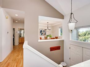 9418 NE Tidal Court, Bainbridge Island WA 98110