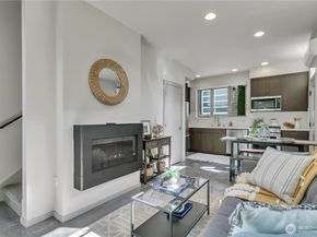5008 Fauntleroy Way SW B, Seattle WA 98136