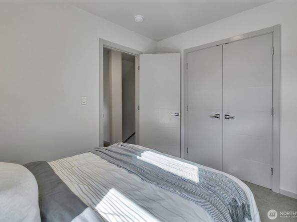 5008 Fauntleroy Way SW B, Seattle WA 98136