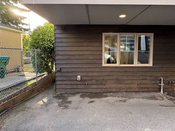 5008 Fauntleroy Way SW B, Seattle WA 98136