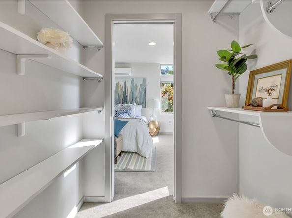 5008 Fauntleroy Way SW B, Seattle WA 98136