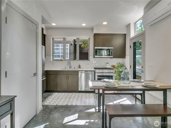 5008 Fauntleroy Way SW B, Seattle WA 98136