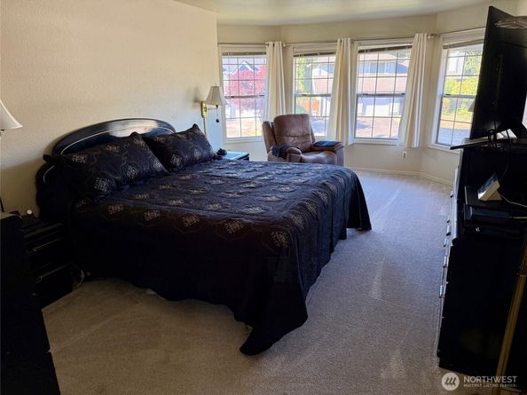 10905 SE 220th Place, Kent WA 98031