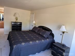 10905 SE 220th Place, Kent WA 98031