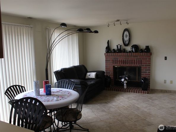 10905 SE 220th Place, Kent WA 98031