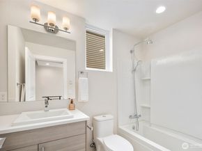 9235 B 16th Avenue SW, Seattle WA 98106