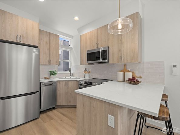 1208 A NW 83rd Street, Seattle WA 98117