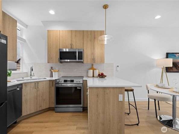 1208 A NW 83rd Street, Seattle WA 98117
