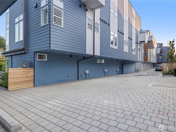 1208 A NW 83rd Street, Seattle WA 98117
