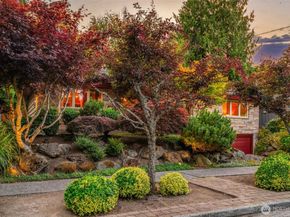 3627 Arapahoe Place W, Seattle WA 98199