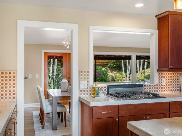 3627 Arapahoe Place W, Seattle WA 98199