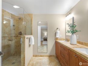 3627 Arapahoe Place W, Seattle WA 98199