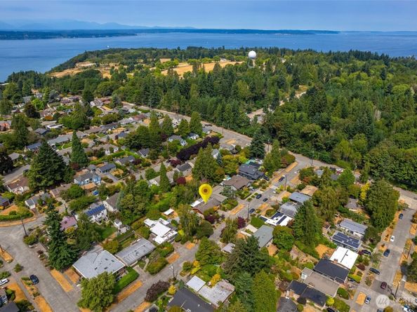 3627 Arapahoe Place W, Seattle WA 98199