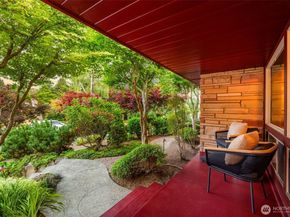 3627 Arapahoe Place W, Seattle WA 98199