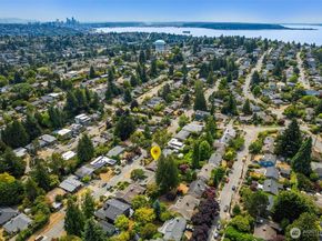 3627 Arapahoe Place W, Seattle WA 98199