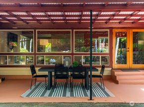 3627 Arapahoe Place W, Seattle WA 98199