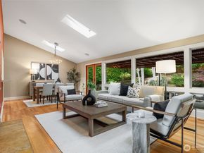 3627 Arapahoe Place W, Seattle WA 98199