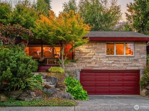 3627 Arapahoe Place W, Seattle WA 98199