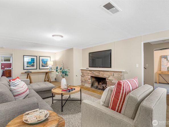 3627 Arapahoe Place W, Seattle WA 98199