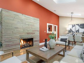 3627 Arapahoe Place W, Seattle WA 98199
