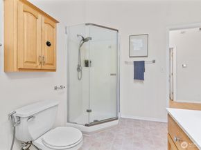16576 NE 97th Place, Redmond WA 98052