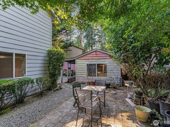 16576 NE 97th Place, Redmond WA 98052