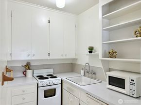 4725 15th Avenue NE 27, Seattle WA 98105