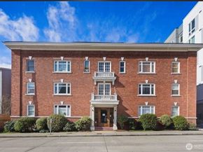 4725 15th Avenue NE 27, Seattle WA 98105