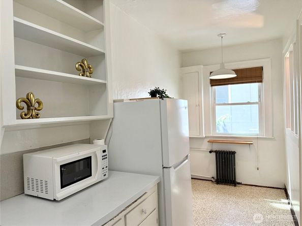 4725 15th Avenue NE 27, Seattle WA 98105