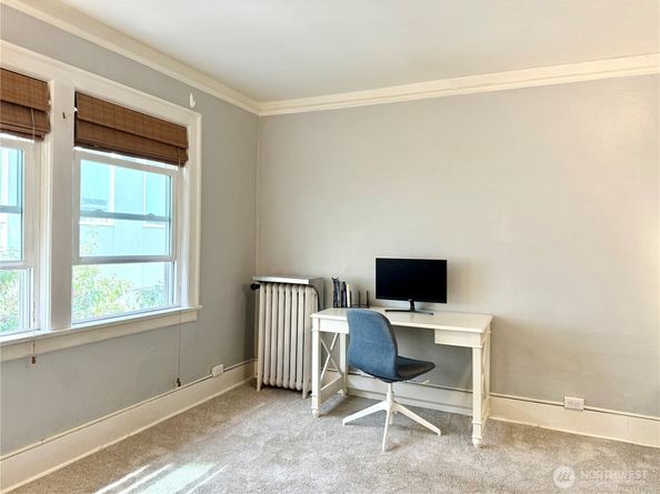 4725 15th Avenue NE 27, Seattle WA 98105