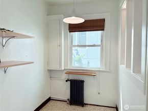 4725 15th Avenue NE 27, Seattle WA 98105