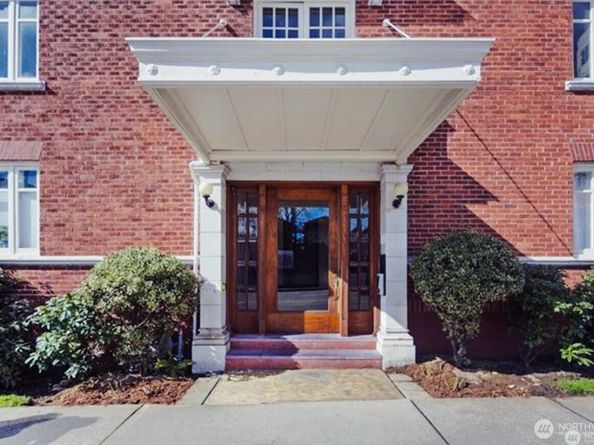 4725 15th Avenue NE 27, Seattle WA 98105