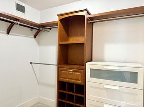4725 15th Avenue NE 27, Seattle WA 98105