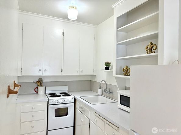 4725 15th Avenue NE 27, Seattle WA 98105