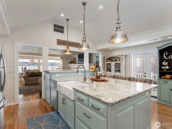 609 Shore Drive, Bremerton WA 98310
