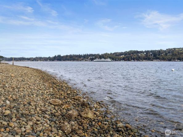 609 Shore Drive, Bremerton WA 98310