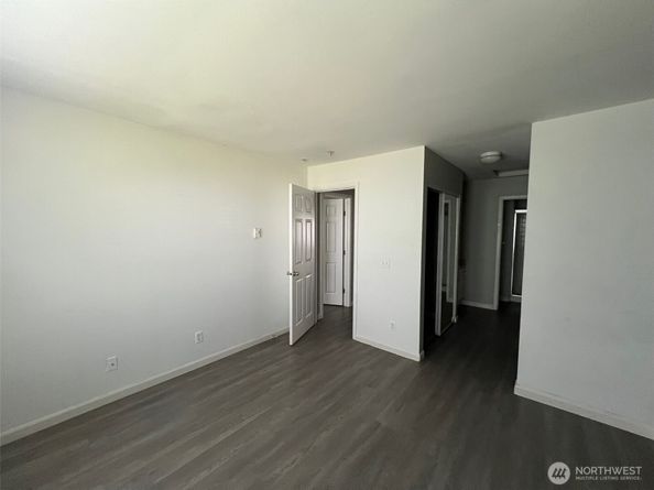 33020 10th Avenue SW J302, Federal Way WA 98023