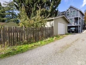 10346 Interlake Avenue N, Seattle WA 98133