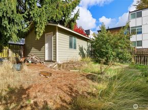 10346 Interlake Avenue N, Seattle WA 98133