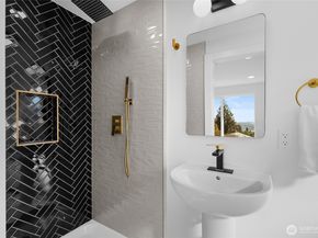 5150 S Creston Street, Seattle WA 98178