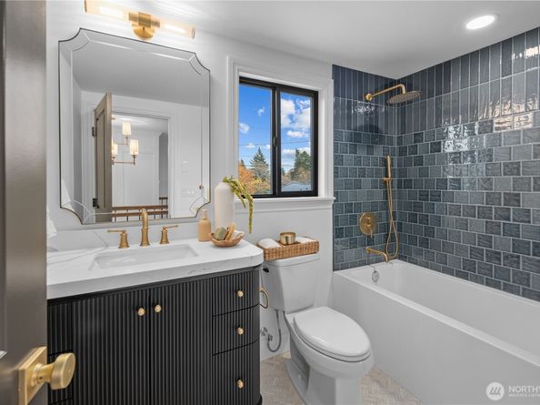 12216 Palatine Avenue N, Seattle WA 98133