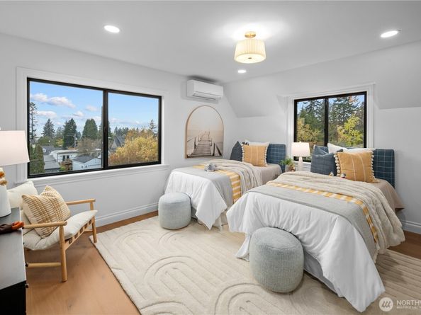 12216 Palatine Avenue N, Seattle WA 98133