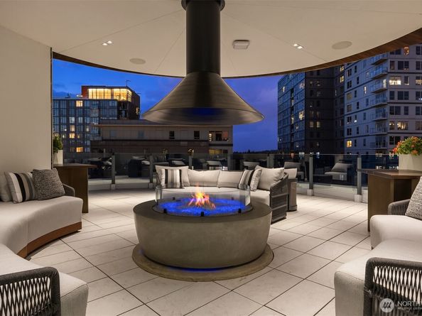 838 Avenue Square NE 308, Bellevue WA 98004