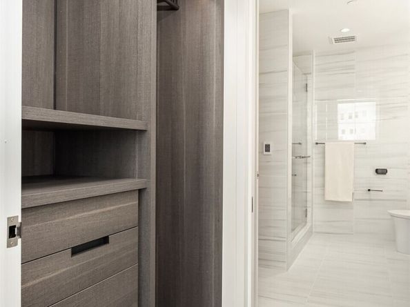 838 Avenue Square NE 308, Bellevue WA 98004