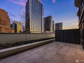 838 Avenue Square NE 308, Bellevue WA 98004