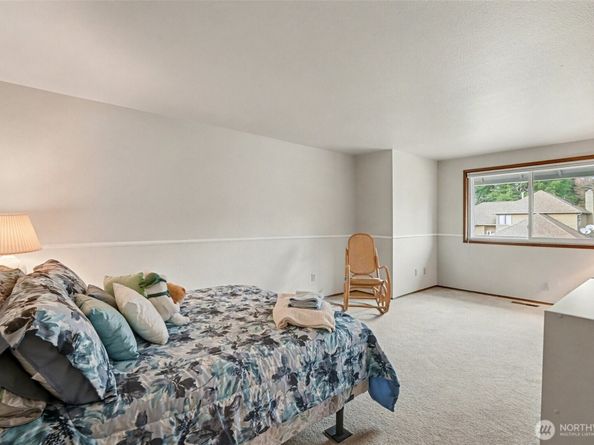 15823 SE 182nd Place, Renton WA 98058